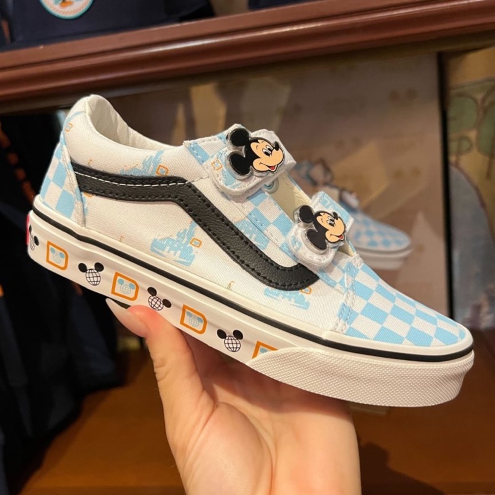 NWT Mickey Mouse VANS Old Skool V Sneakers (Child)
New in original box - Picture 2 of 12